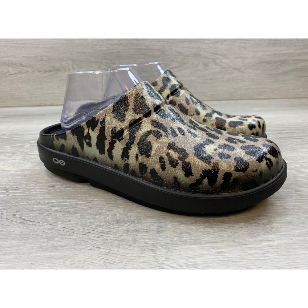 Oofos OOcloog Luxe Leopard Print Recovery Clogs Women's 10 Animal Print Clogs